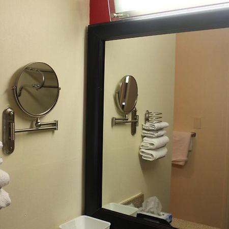 Americas Best Value Inn - Fredericksburg North מראה חיצוני תמונה
