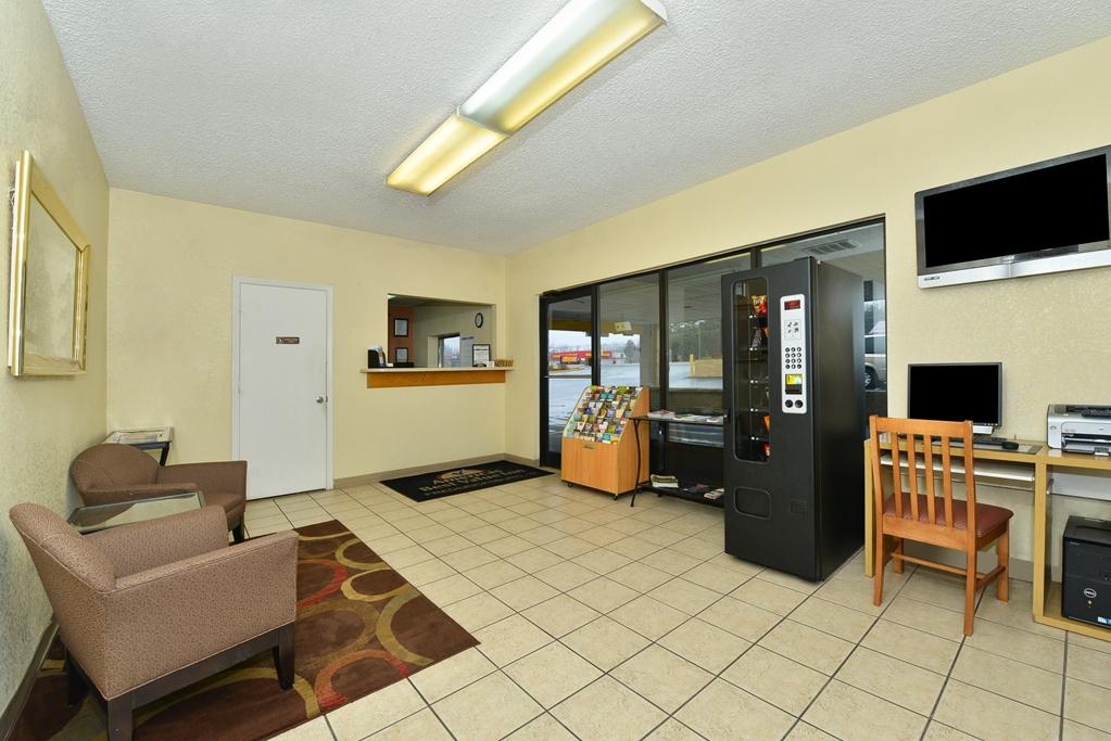 Americas Best Value Inn - Fredericksburg North מראה פנימי תמונה