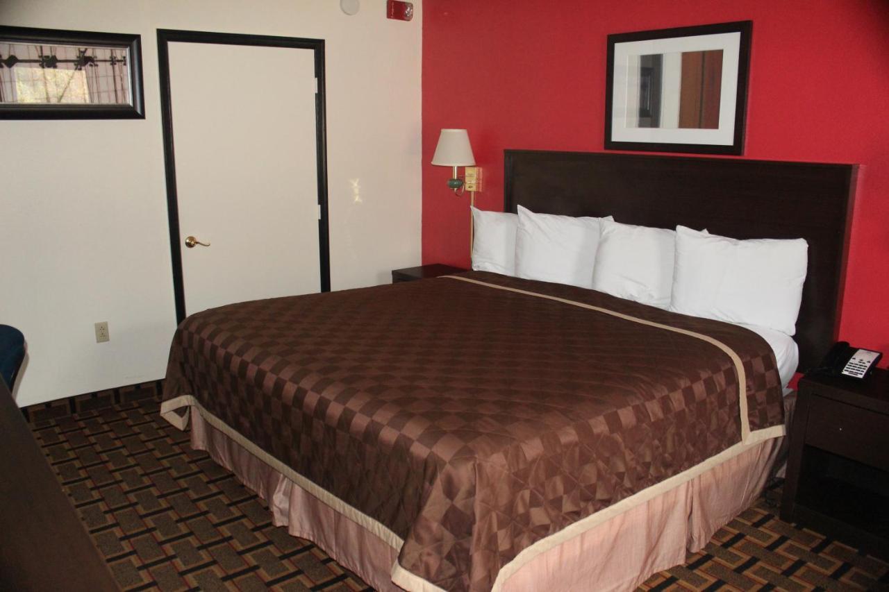 Americas Best Value Inn - Fredericksburg North מראה חיצוני תמונה