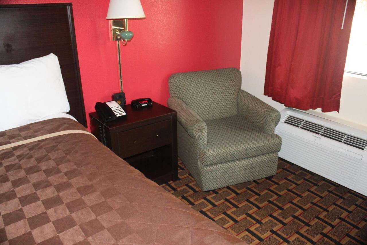 Americas Best Value Inn - Fredericksburg North מראה חיצוני תמונה